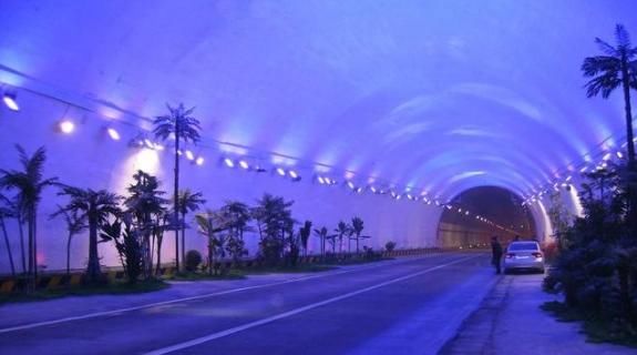 我国的一条隧道: 堪称世界第一长隧道, 并且还有武警驻守!