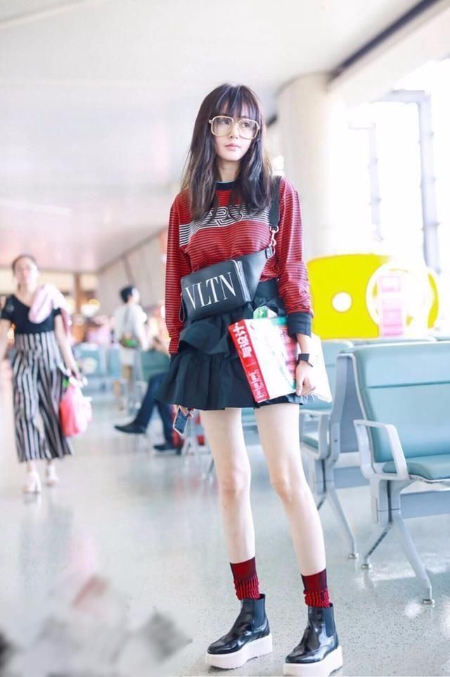 沈月腿短被人碾压就算了，穿高价鞋子，跟张天爱一比成了买家秀!