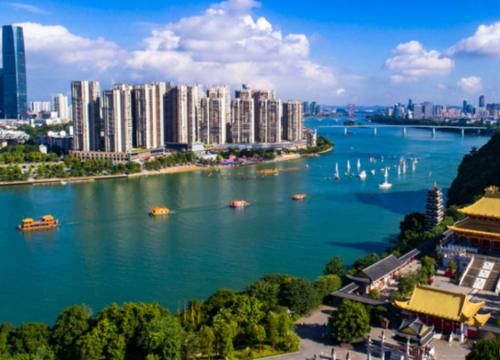  「当地人」广西“最干净”的城市，当地人素质都很高，是你家乡