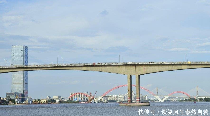  「洛溪大桥」每年收入上亿的亚洲第一桥头天还完贷款，第二天就免费！