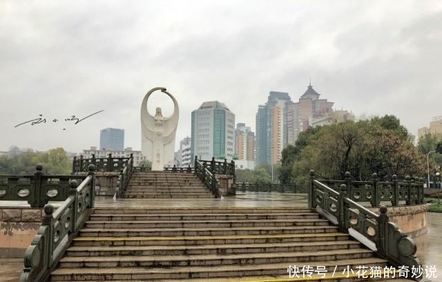  gdp|浙江省第二城，经济实力雄厚，GDP破万亿，最有可能赶超省会