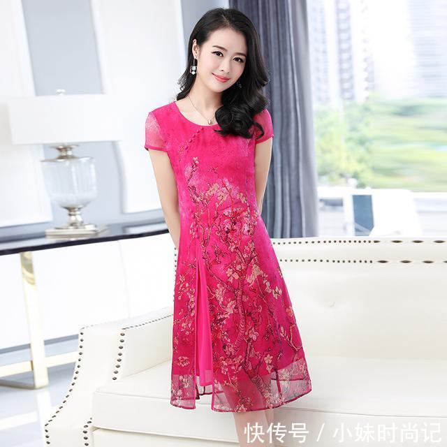 #女人#四五十岁女人,少穿裤子,穿连衣裙才更有女人味,显年轻