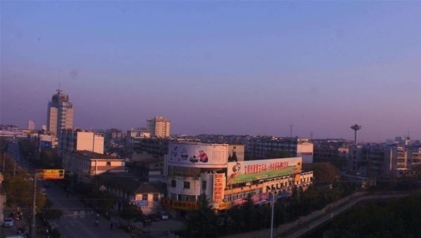  相邻@安徽省这两个相邻地级市，一直被建议合并但难实行