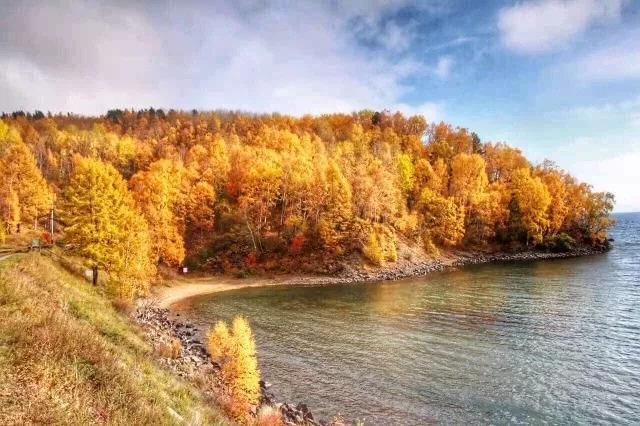 再过半个月，贝加尔湖的秋简直要逼疯摄影师!