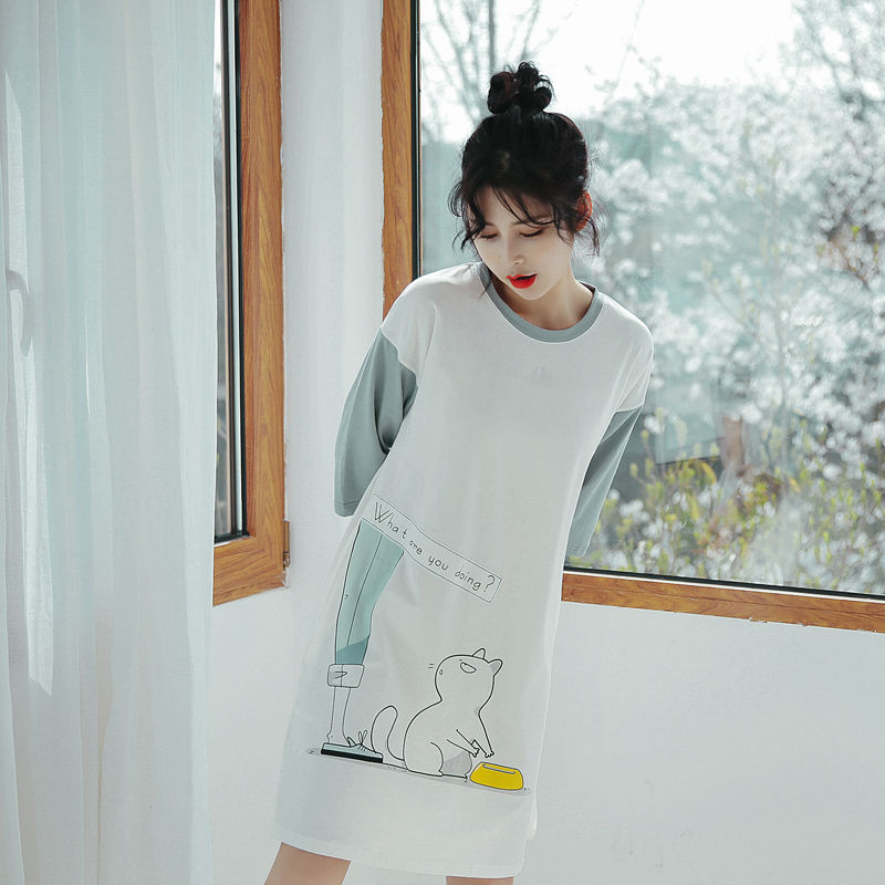 为什么女人睡觉非要穿睡衣?瞧瞧下面女人怎么穿，让你一饱眼福