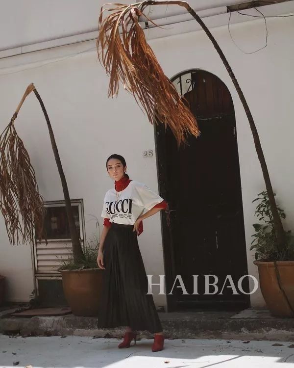 小个子夏日穿搭特辑!身高不足160cm的她们，怎么穿才能显高又时髦