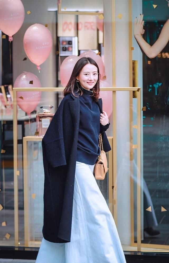  『美美』随时随地关心时尚潮流，走在潮流前沿，时尚博主们常常美美哒的赚足复购