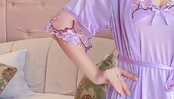 洗完澡就要穿内内?你太傻了，看看上海女人怎么穿，舒适又迷人