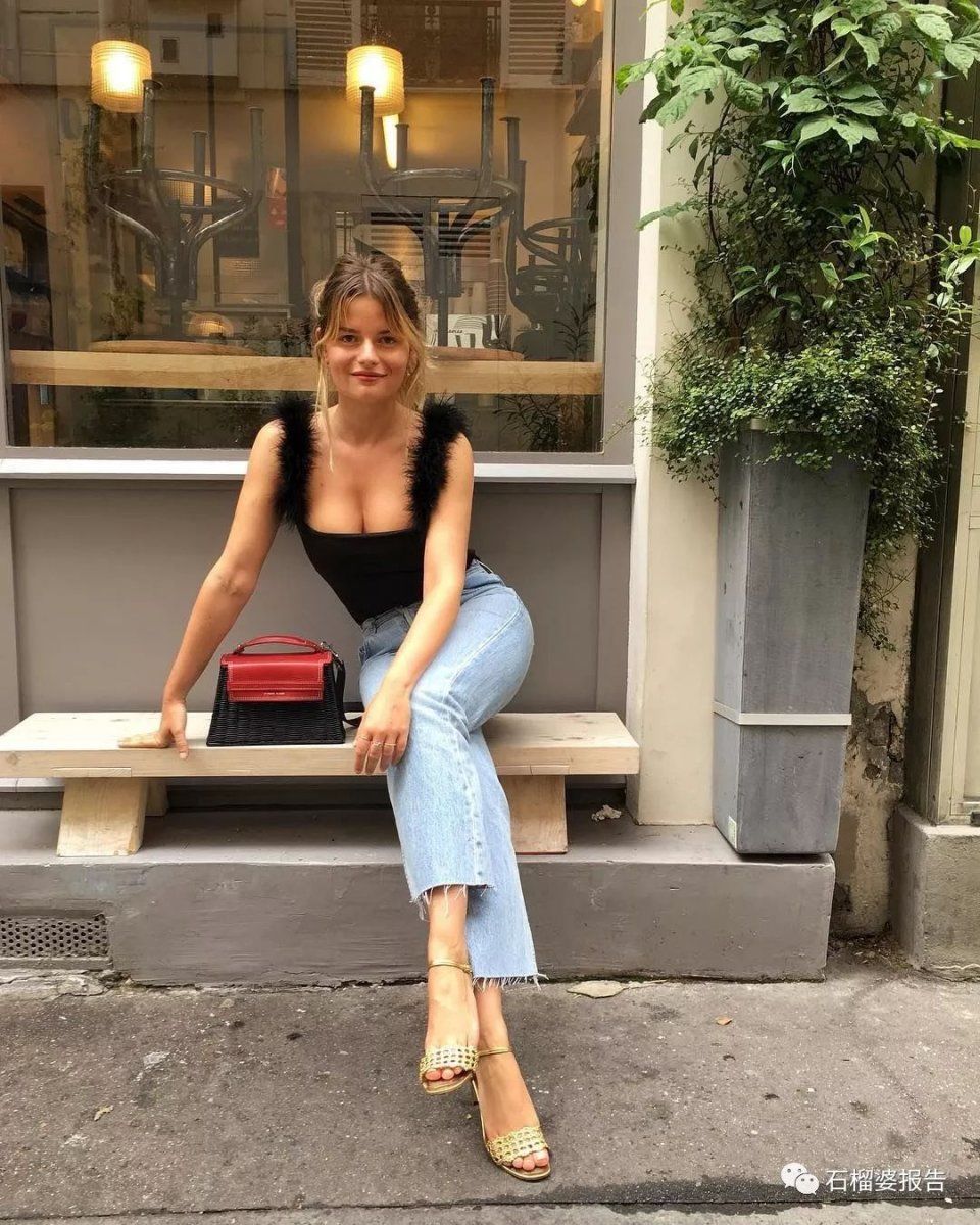 不需要超模身材,这几件“新法式”基础款人人都好穿