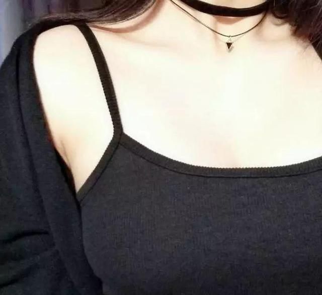 女孩子穿成这样难道就是暴露狂吗