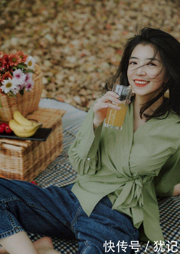  女神博主：夏日如何穿出高级感，西服、衬衫、牛仔裤都能做到，得这样搭才行