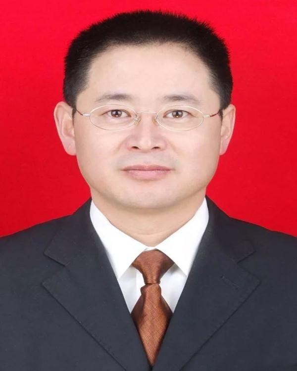 关于王隆等同志任前公示的公告