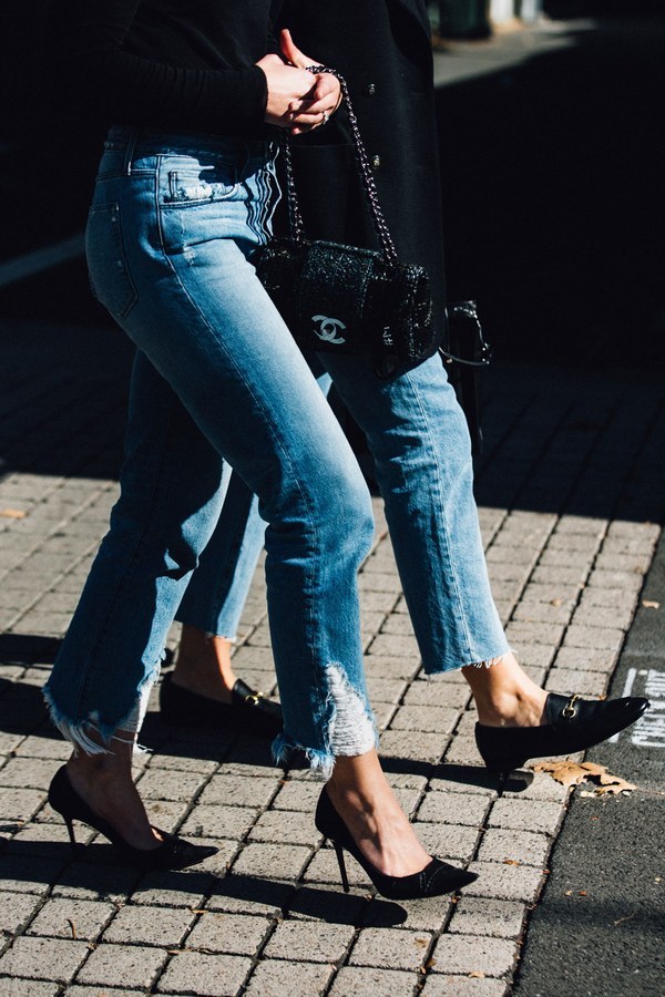 今年的流行单品还是九分牛仔裤！