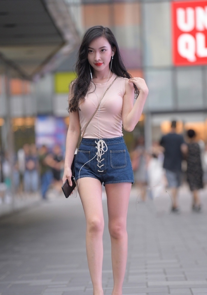 『小姐姐』小姐姐美爆了!独特的气质让人怦然心动
