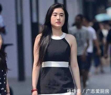 『气质』气质的街拍美女肤白貌美,散发迷人气质