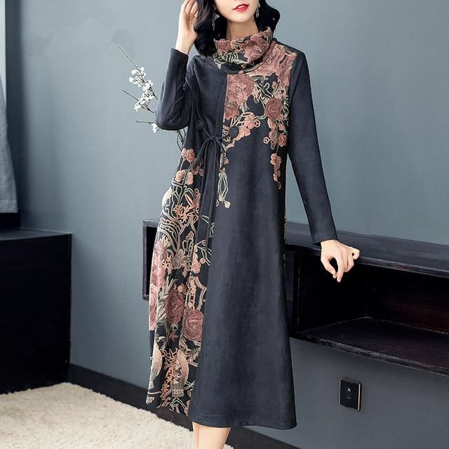 70后尽量别打底裤配大衣，今秋流行大衣内搭裙，连背影都美爆了