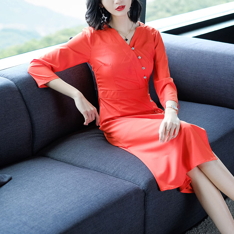 真没想到!穿上这些新款长裙连背影都叫人神魂颠倒，深深着迷