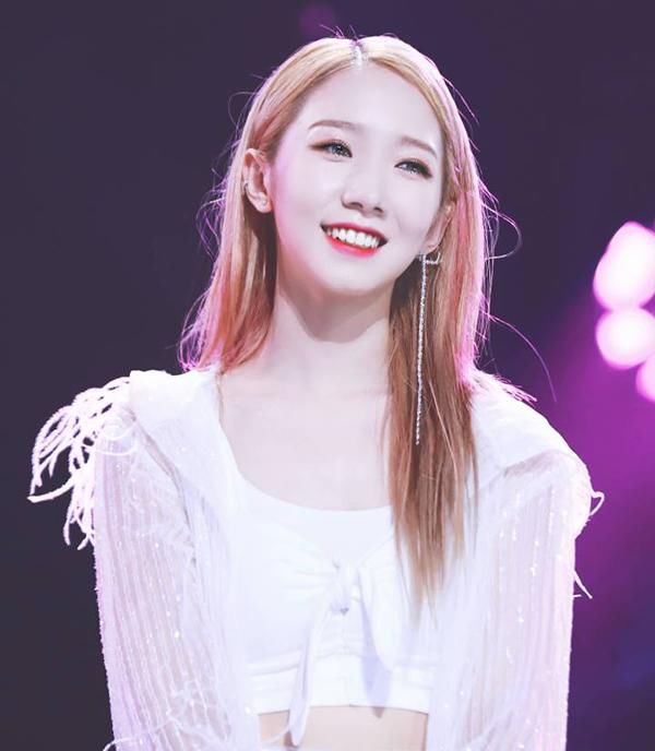 每年必火的眼妆小心机，明星都在画，撩人又闪亮，你画你就是焦点