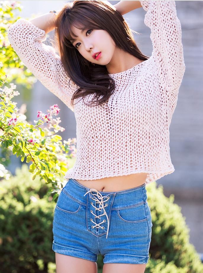 街拍 最美热裤美女，天生丽质 ，一貌倾城！