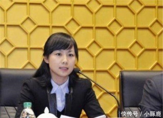 长相漂亮的她, 研究生毕业后成为公务员, 30多岁就成为了副市长!