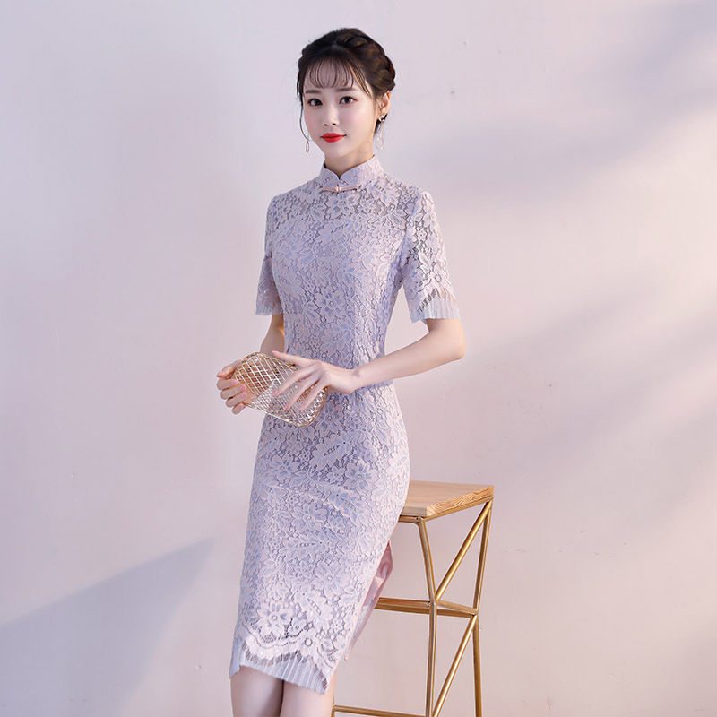 和表姐同时参加聚会，她身上的改良旗袍，让人眼前一亮太美太闪耀