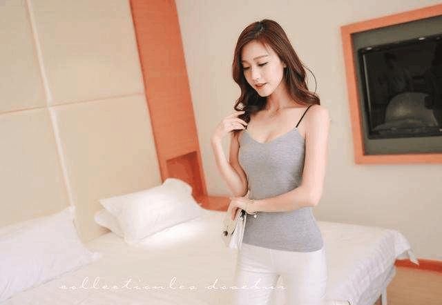 肤白貌美的年轻美女,身材好气质佳,你挡得住她的魅力吗?