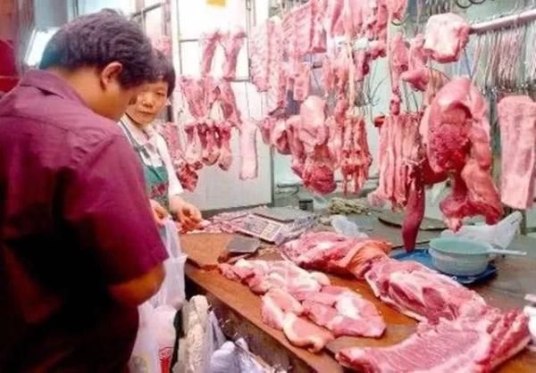 内地活猪暂停供港3天 港瘦肉价格涨近每斤100港元