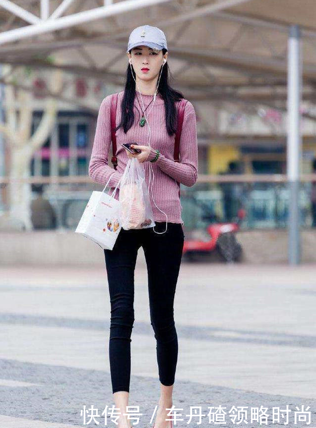 紧身打底裤凸显的完美身材,看起来如此唯美动人!!