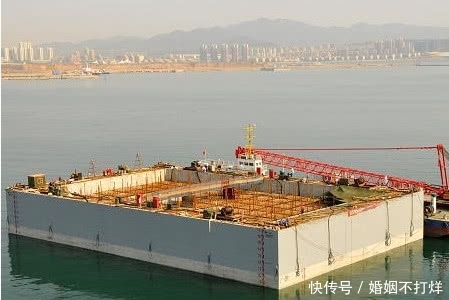 海水那么深，大桥的桥墩竟是这样“埋”进去的，多年疑惑终于解开