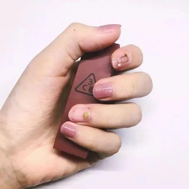 少女:柔嫩的粉色系美甲,每一款都能满足你的少女心!