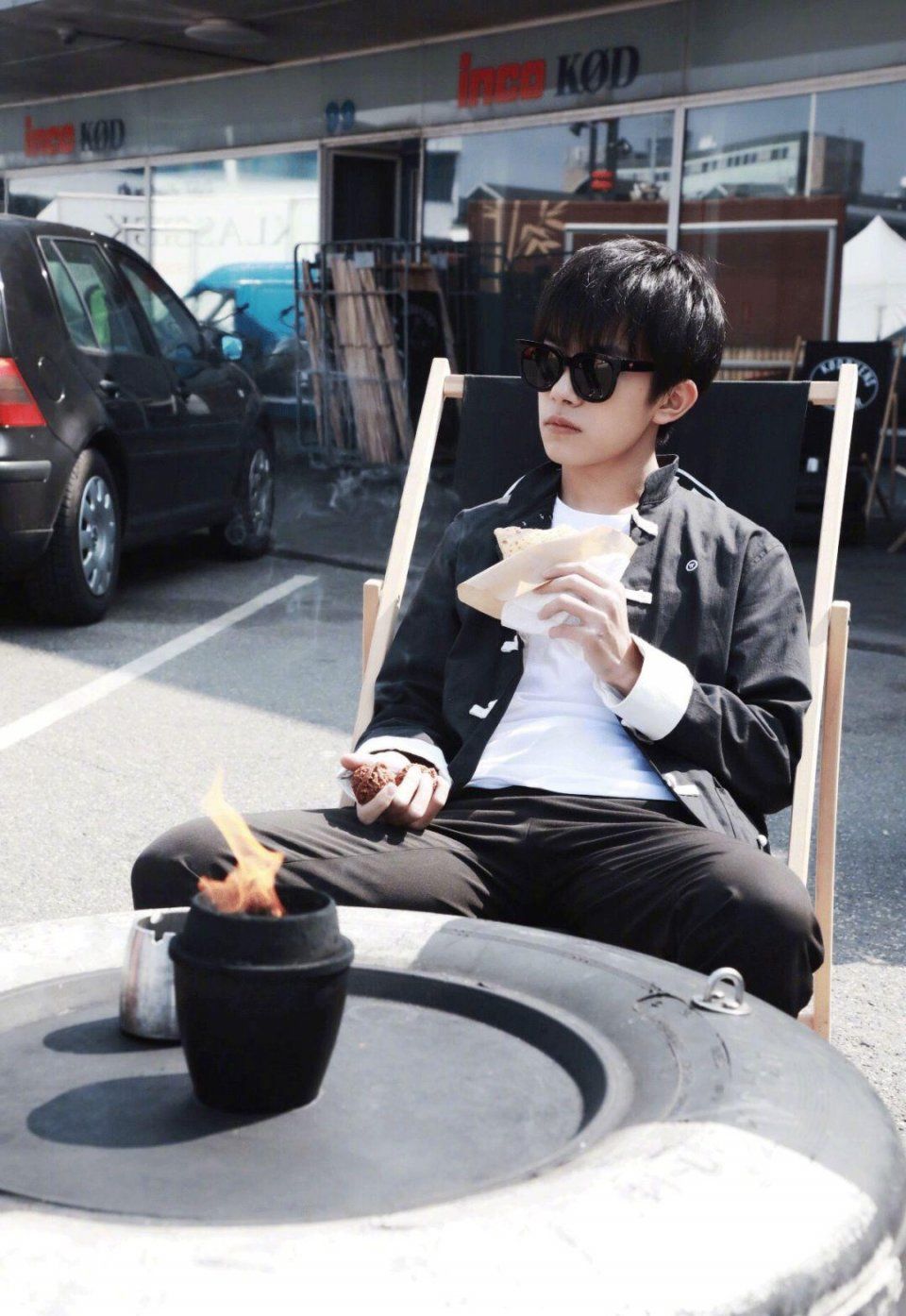 30岁的助理说，和17岁的四字弟弟谈恋爱，绝对不是姐弟恋