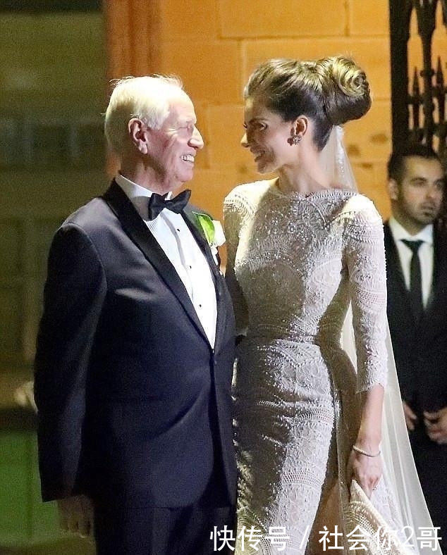 80岁富豪娶得20岁性感娇妻，每月给60万的零花钱,这才是嫁给爱情