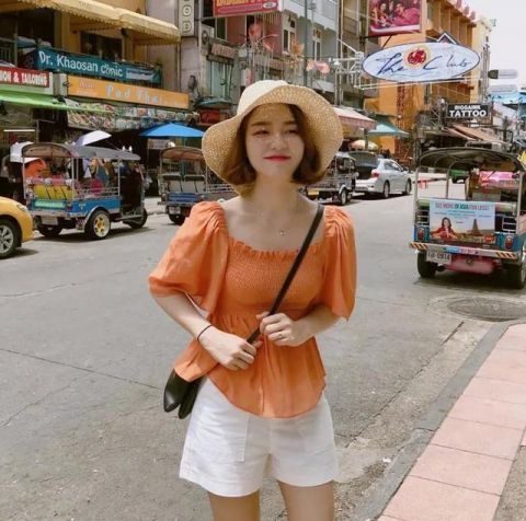  #来点#T恤总是太无趣？今夏来点不一样的短袖单品，穿上就不想脱下！
