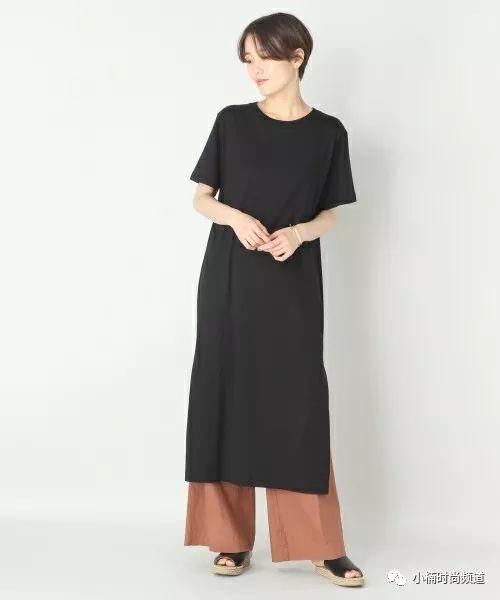 让洋装跟裤子的日系搭配取得视觉平衡，夏季女生时尚穿搭术介绍
