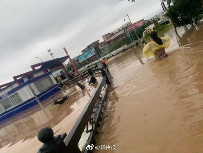  暴雨|广州暴雨致地铁13号线停运