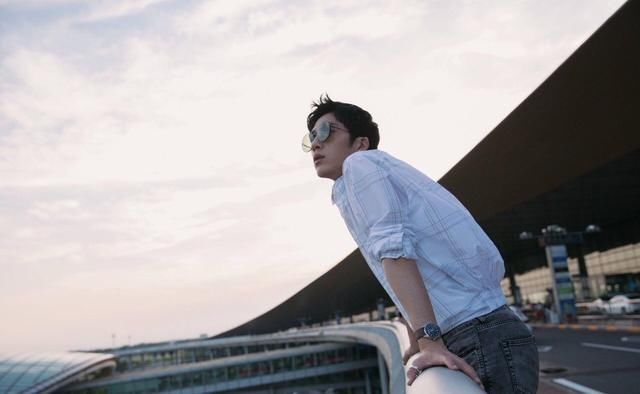 最简单的穿搭，就是男神范儿，学井柏然穿一准没毛病