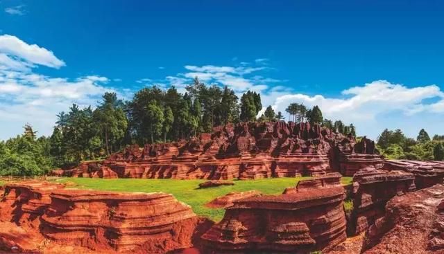 藏在火炉重庆的凉都秘境,坐拥8大清凉耍处,气温不超25℃!