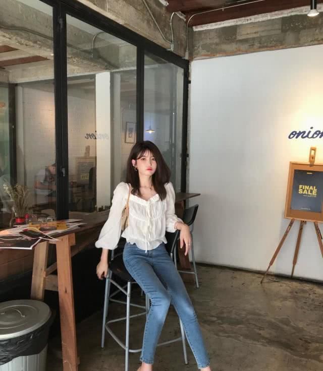  【种款式】简洁的现代感配搭，雅致气质女生的平时穿衣搭配示范性，显年轻溫柔又时尚潮流