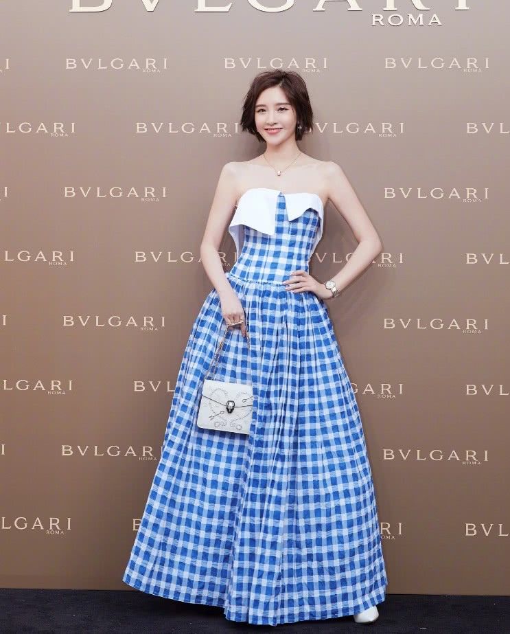 唐艺昕上暖下凉，表白张若昀的纹身终于看清了，无形撒狗粮哇