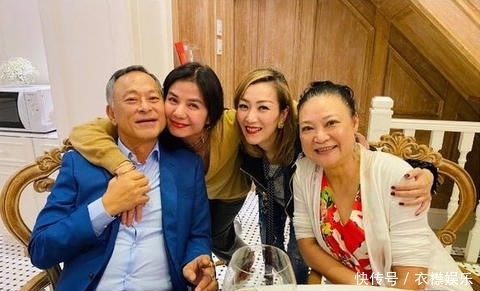  『情深』甘比与郑秀文钟楚红聚会，丝毫不显年龄差， 闺蜜情深惹人羡