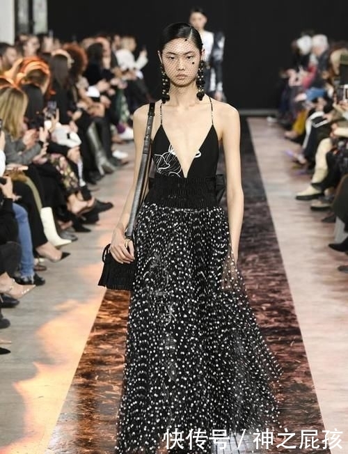 【蝴蝶结】Elie Saab 2020年秋冬系列 清新波点时尚穿出最美高级感