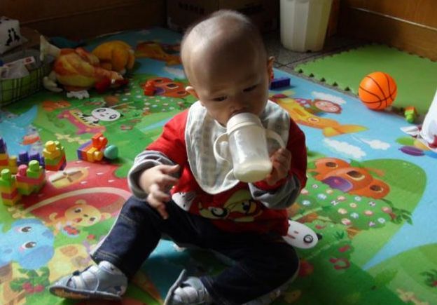  营养@宝宝入睡前，4样食物不要碰，容易伤脾、不长个，很多家长还在喂