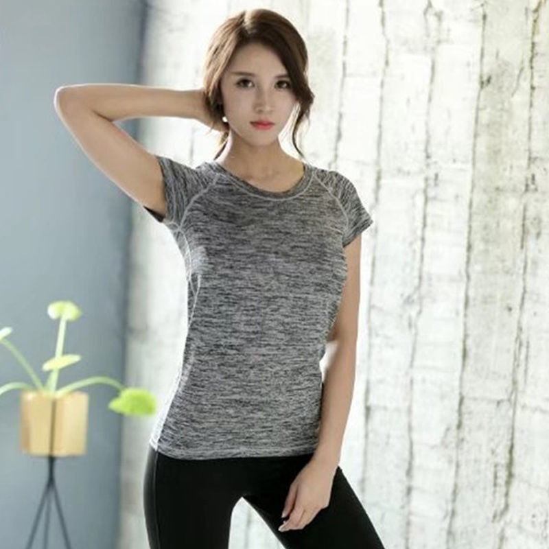 现在女人真大胆，健身房这么穿，变健身房气质女神，男人为之痴狂