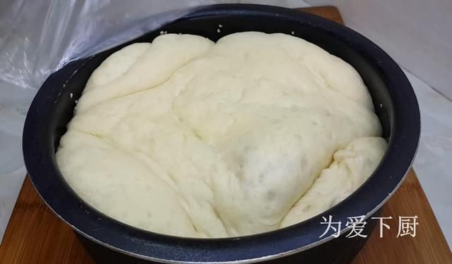  [香甜]面包别再烤着吃了，锅里一焖，比蛋糕香甜好吃，新手也能一次成功