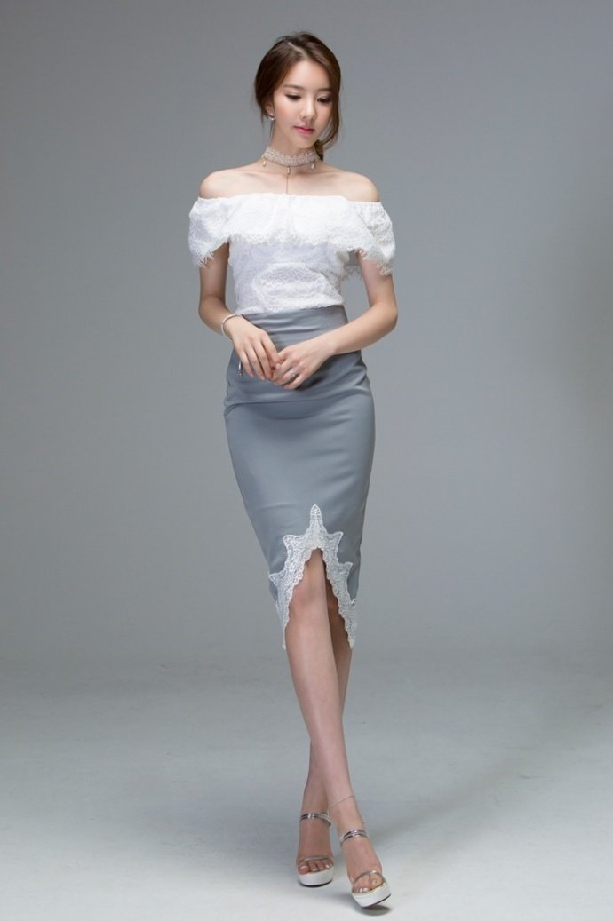 温婉典雅的气质美女，精致大气的套裙，处处流露出成熟的魅力！