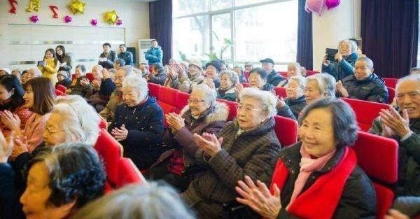  第一名|中国“老龄化”最严重的3个地区，上海上榜，第一名是北