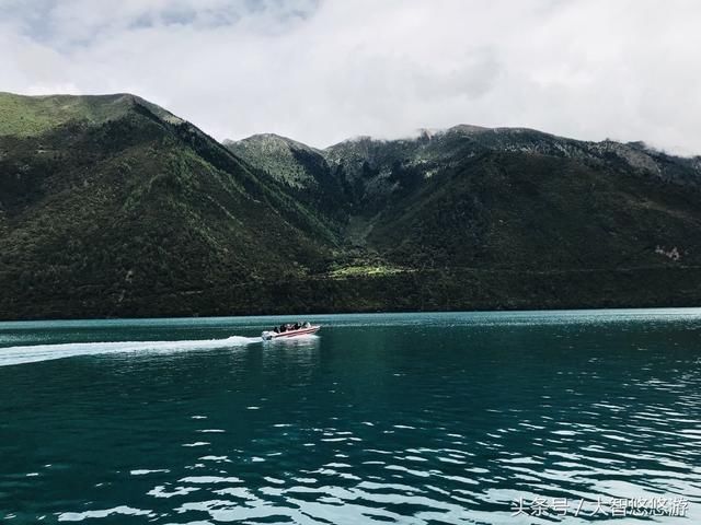 为什么去西藏旅游的人多而去新疆的人少