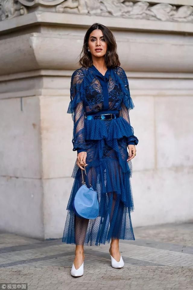 时髦办｜我的大长腿，是尖头深V穆勒鞋宠出来的！