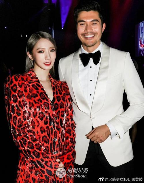 景甜、孟美岐、何穗看秀都能气场全开