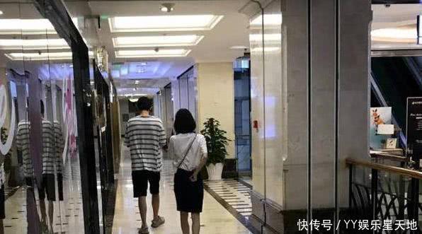 王丽坤晒图疑似示爱林更新，这一细节暴露事实真相，网友：吃糖